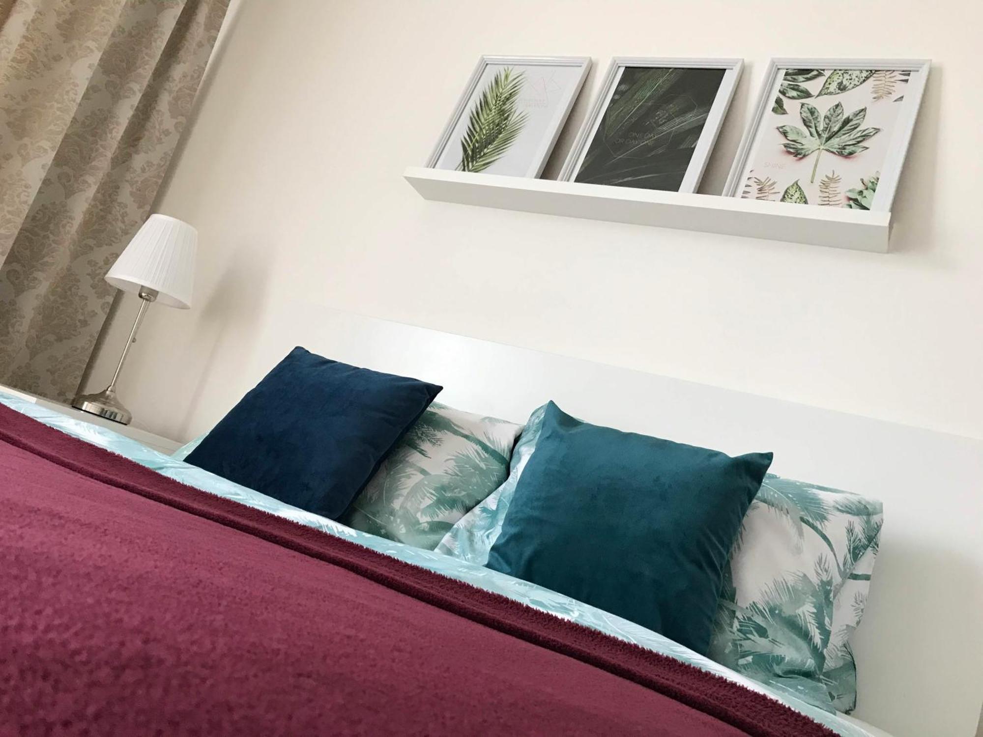 E1 Luxury Oldtown Apt - 2X Parking, Foodstore, Pcscreen, Netflix, Unlimited Music, Crib, Babychair, Fastwifi, Aircon Kosice Luaran gambar